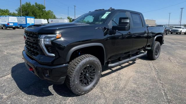 New 2026 Chevrolet Silverado 2500 ZR2 w/ LPO, Dark Essentials Package AWD/4WD image 6