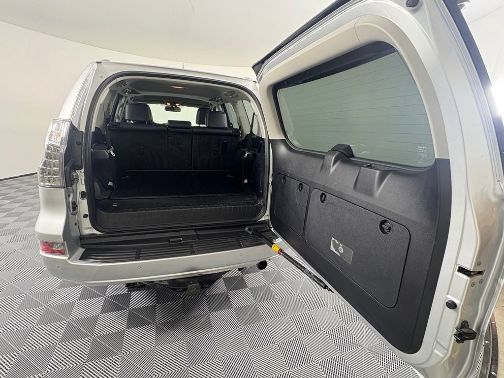Used 2018 Lexus GX 460 Premium w/ Premium Package AWD/4WD image 10