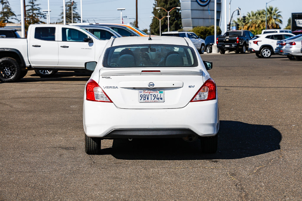 Used 2019 Nissan Versa SV FWD image 3