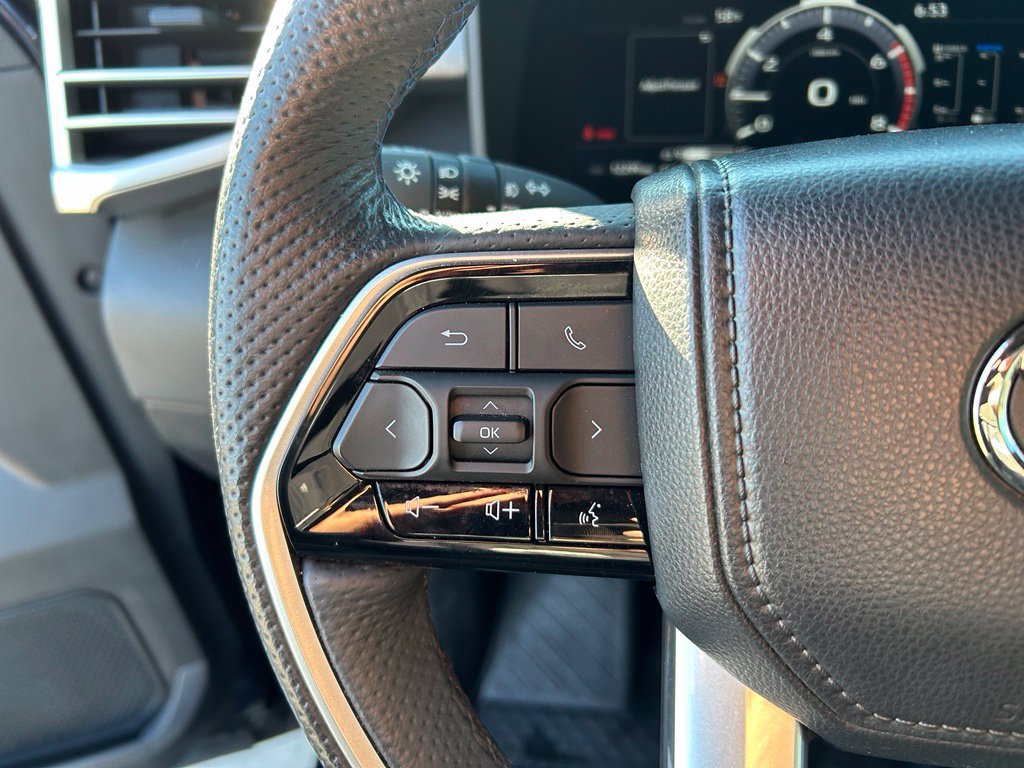Used 2025 Toyota Sequoia Platinum AWD/4WD image 14