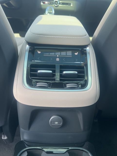 New 2026 Volvo XC90 T8 Plus w/ Protection Package image 24