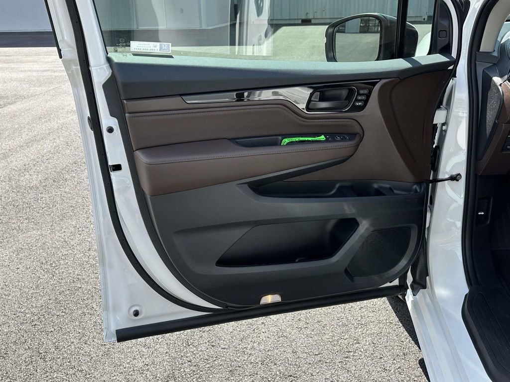 New 2026 Honda Odyssey Touring image 5
