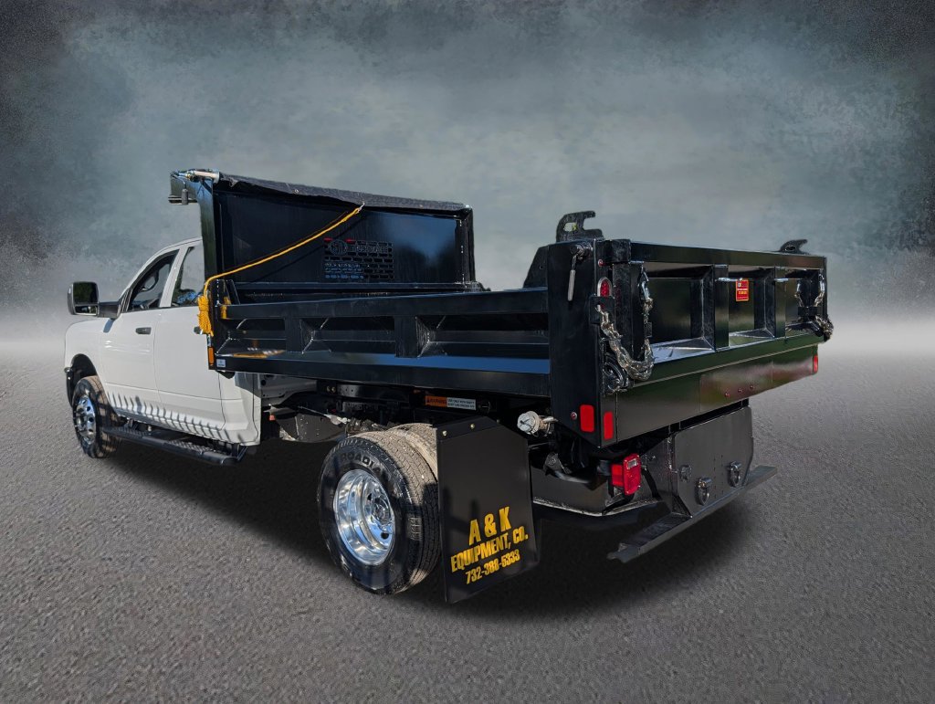 Used 2025 RAM 3500 Tradesman w/ Chrome Appearance Group AWD/4WD image 7