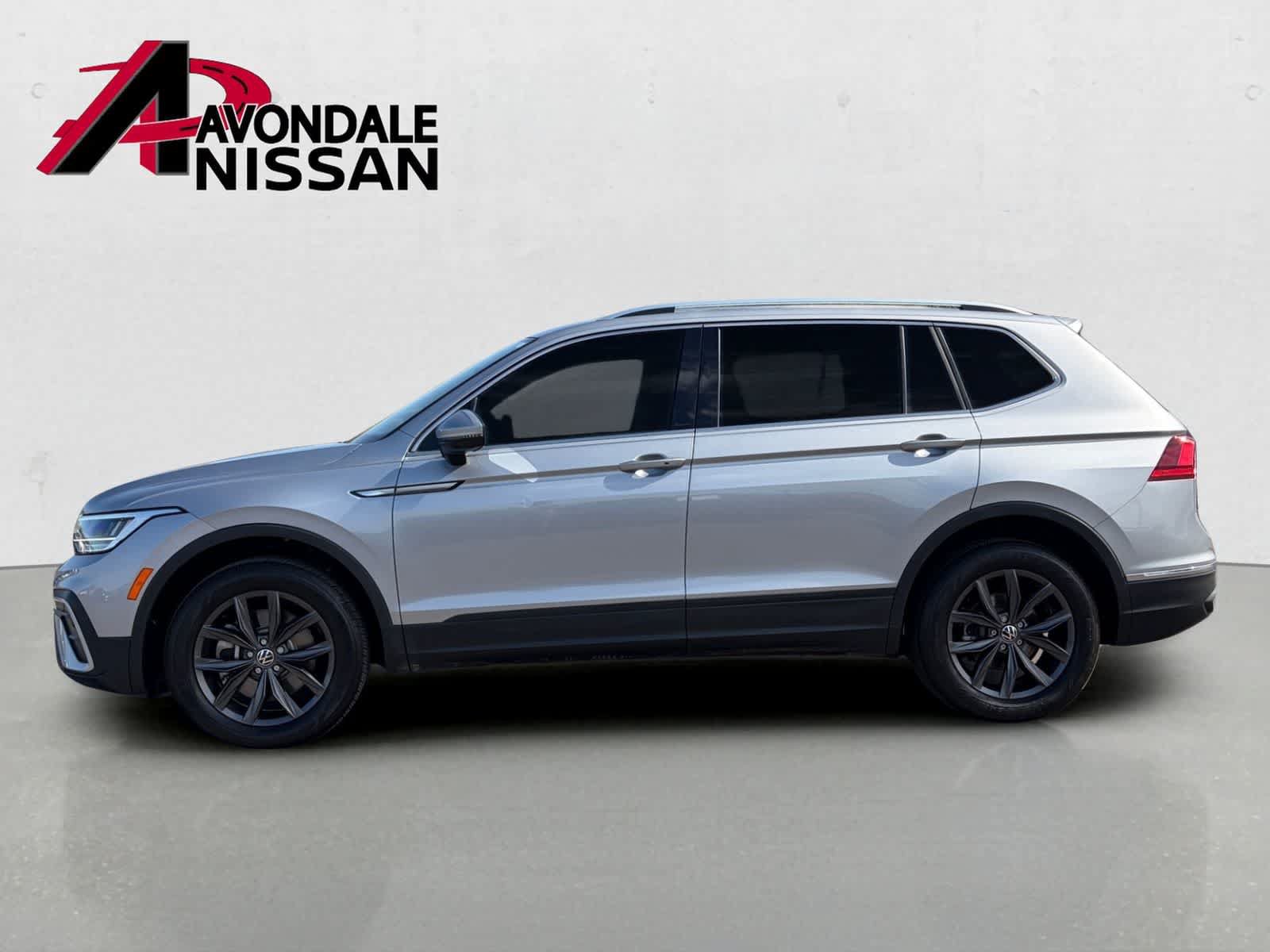 Used 2024 Volkswagen Tiguan Wolfsburg Edition AWD/4WD image 2