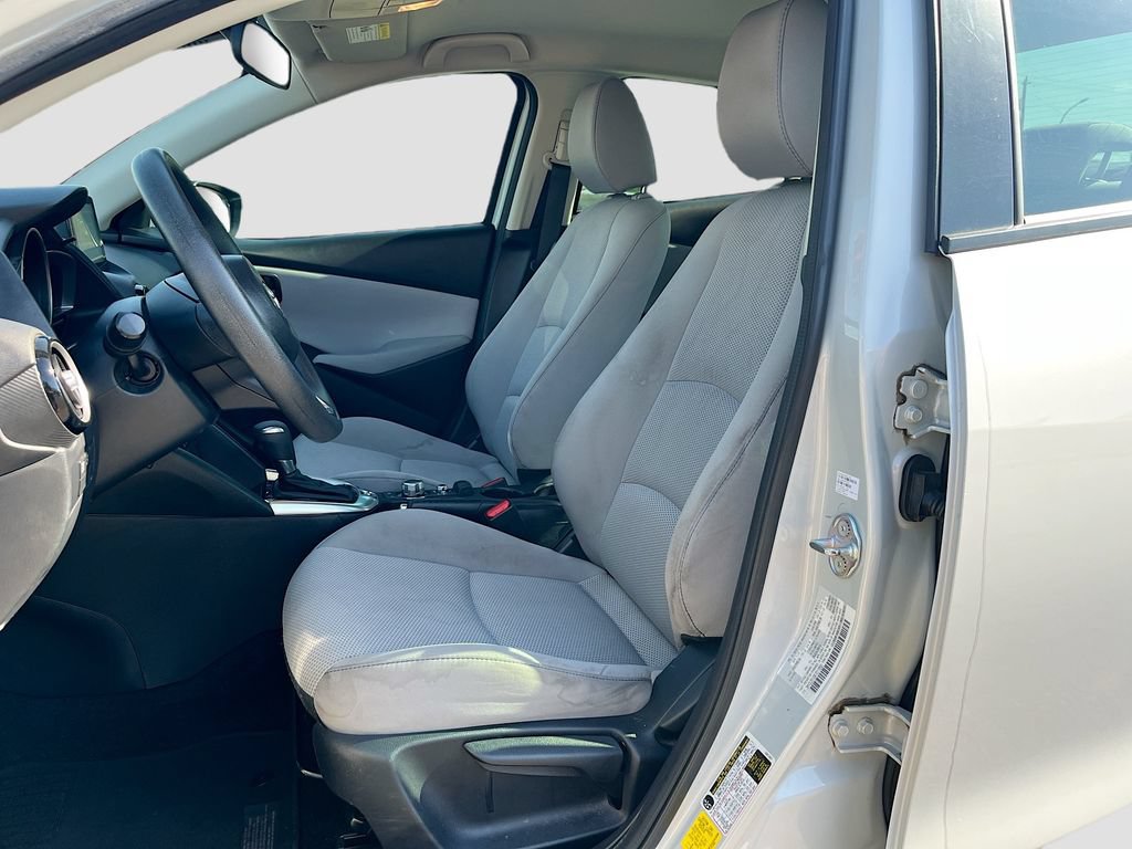 Used 2019 Toyota Yaris LE FWD image 19