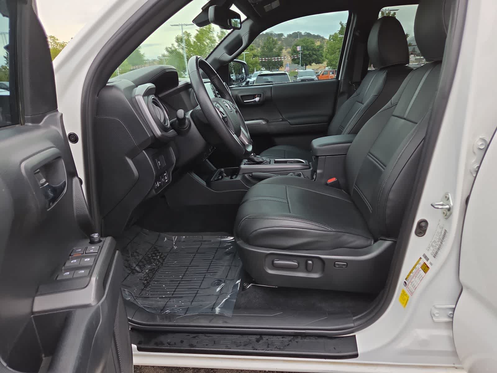 Used 2023 Toyota Tacoma TRD Off-Road AWD/4WD image 19