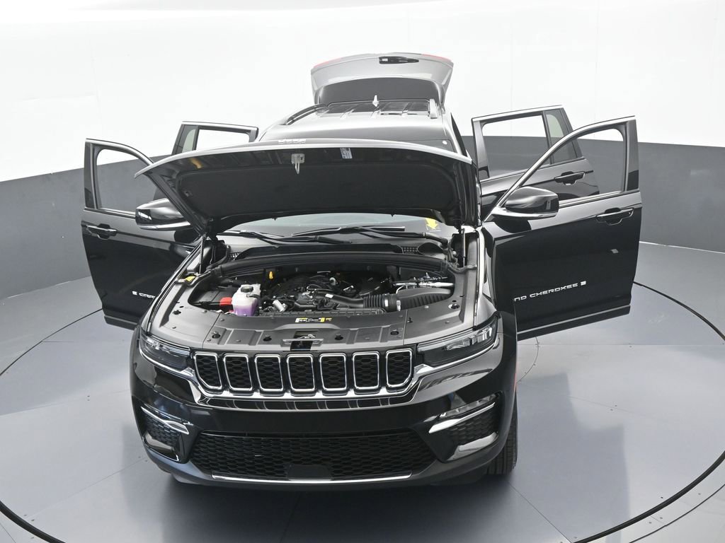 Used 2025 Jeep Grand Cherokee Limited image 60