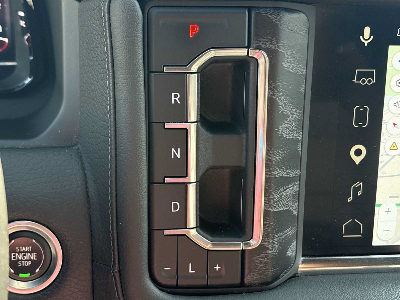 Used 2023 GMC Yukon Denali AWD/4WD image 16