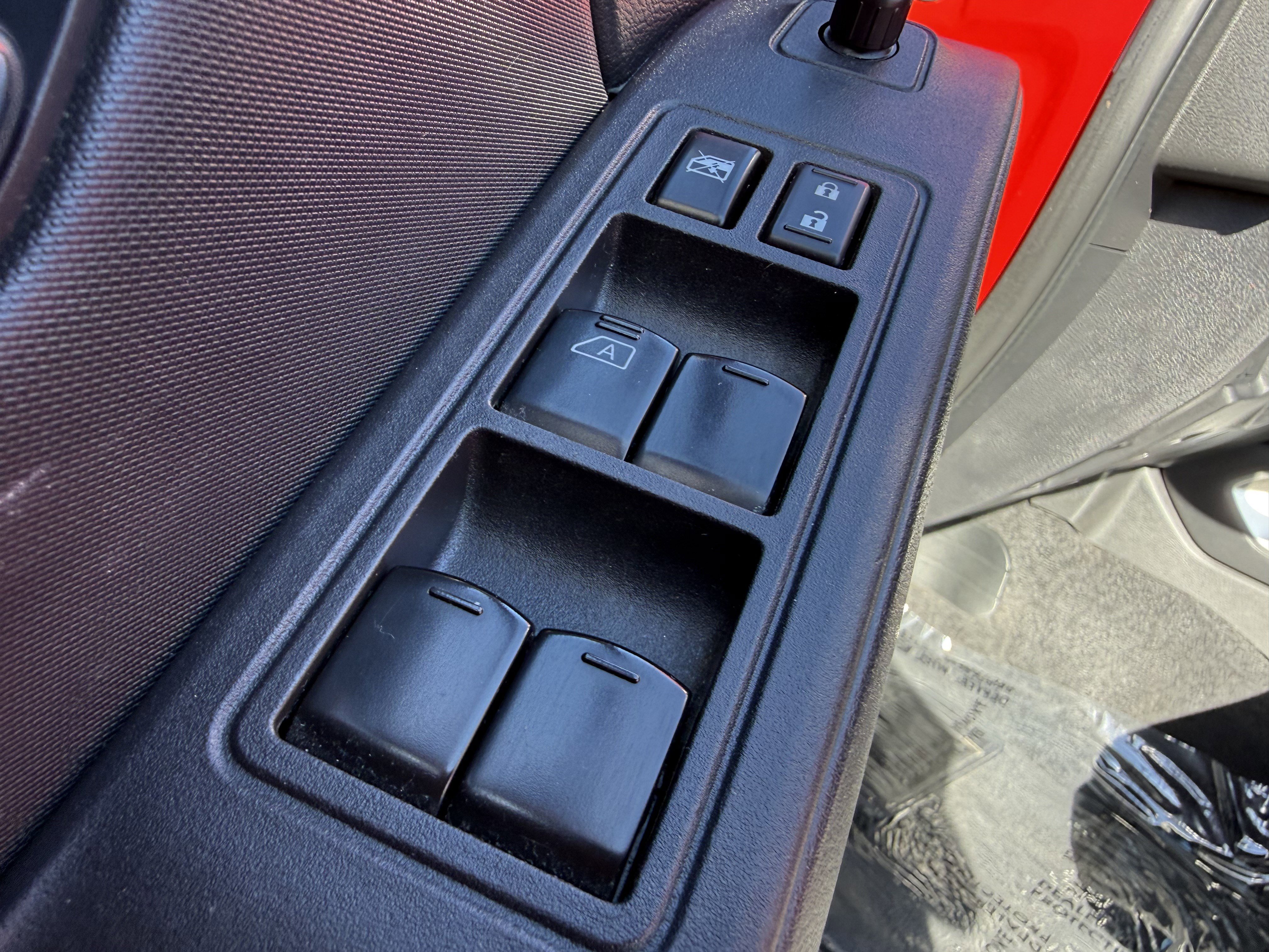 Used 2022 Nissan Frontier SV image 12