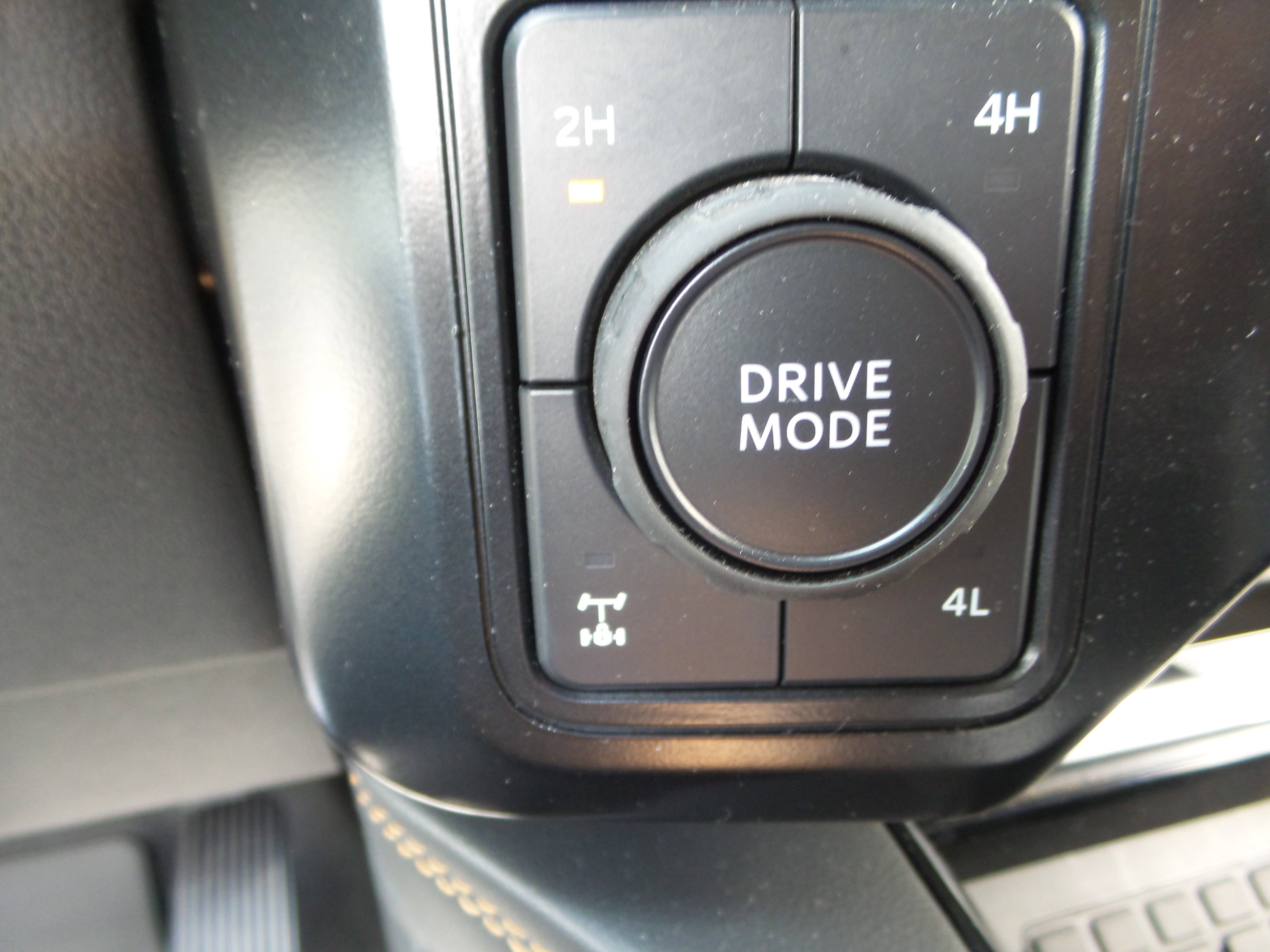 Used 2024 Ford F350 Platinum w/ FX4 Off-Road Package image 85