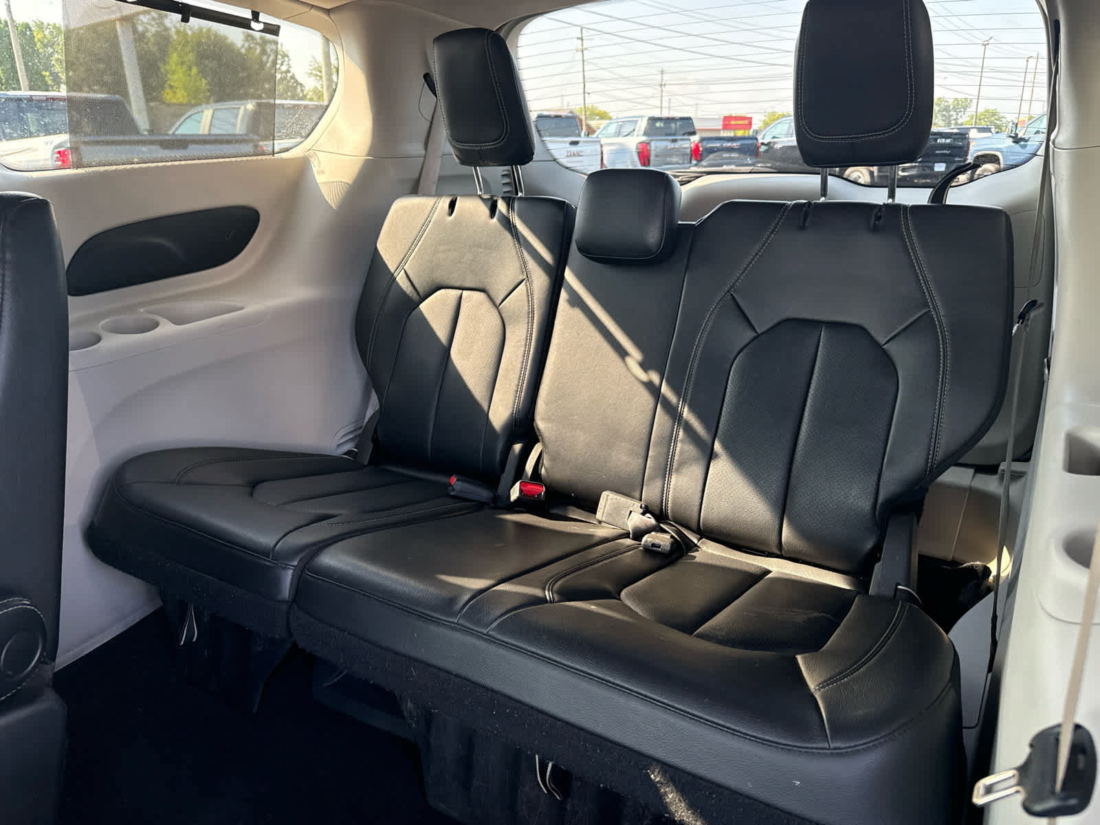 Used 2022 Chrysler Pacifica Touring-L FWD image 26