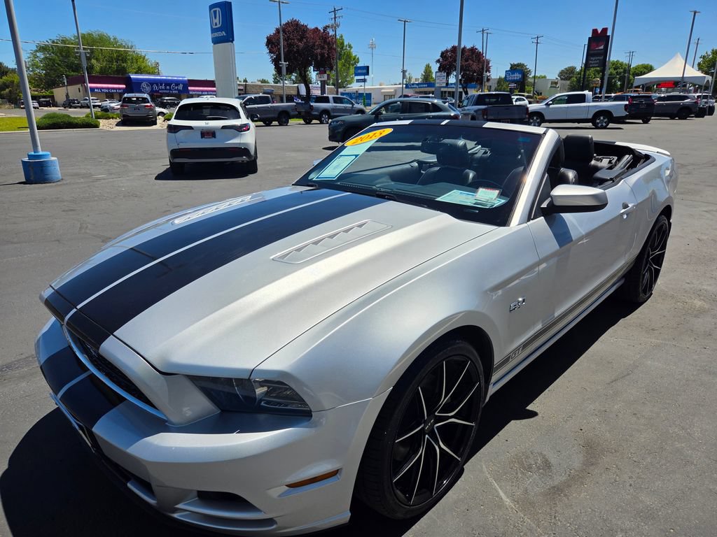 Used 2013 Ford Mustang GT Premium RWD image 2
