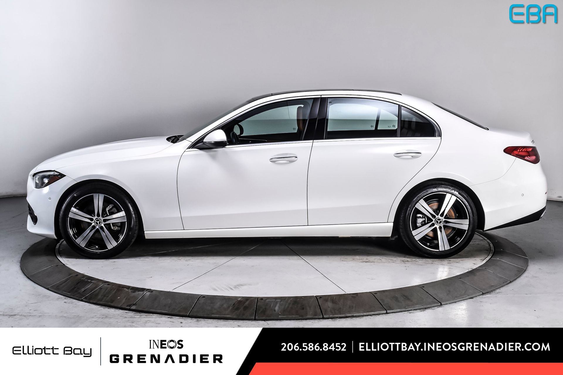Used 2025 Mercedes-Benz C 300 4MATIC Sedan image 3
