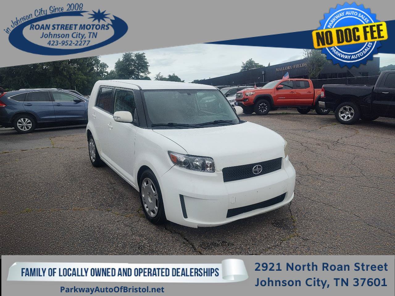 Used 2010 Scion xB FWD image 1