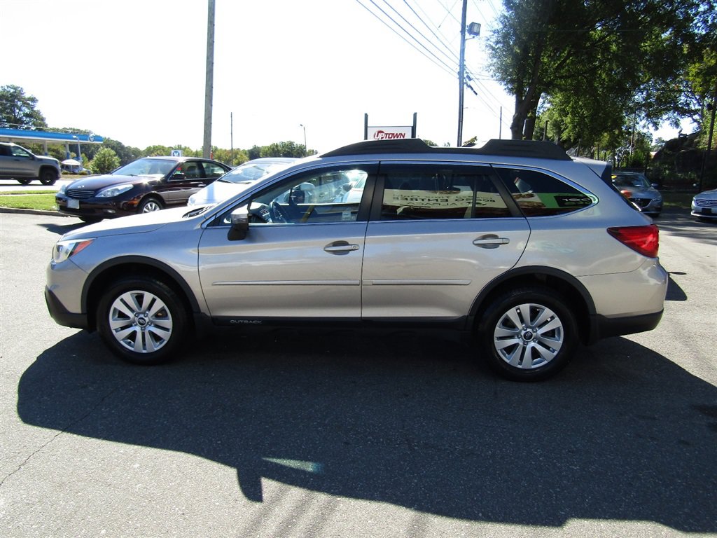 Used 2015 Subaru Outback 2.5i Premium AWD/4WD image 4