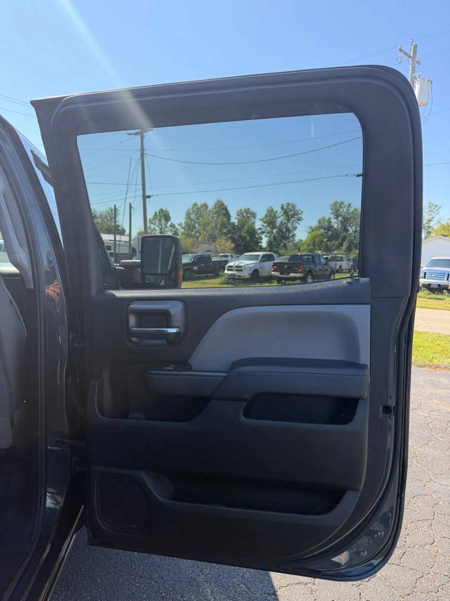 Used 2019 Chevrolet Silverado 2500 W/T AWD/4WD image 18