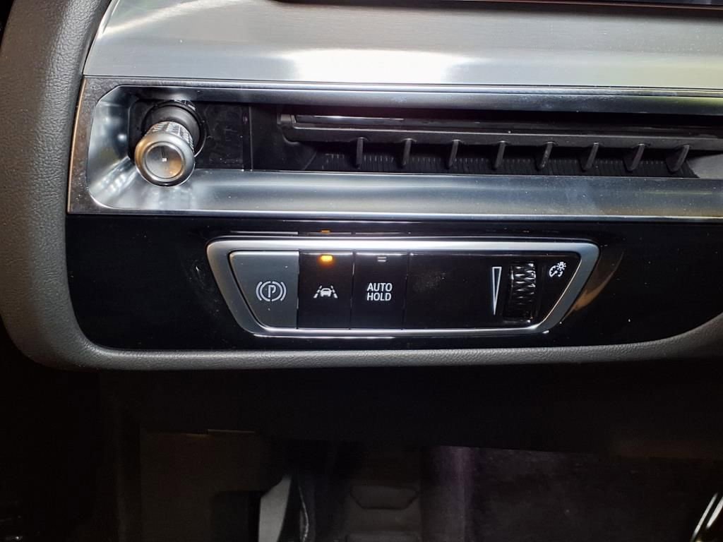 New 2026 Cadillac Lyriq V w/ Exterior Carbon Fiber Package AWD/4WD image 15