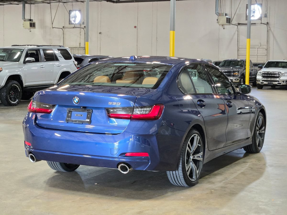 Used 2023 BMW 330i Sedan w/ Premium Package RWD image 7