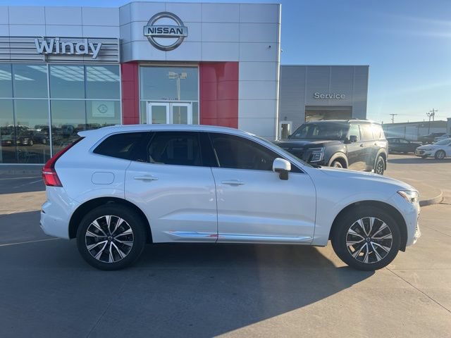 Used 2023 Volvo XC60 B5 Plus AWD/4WD image 8