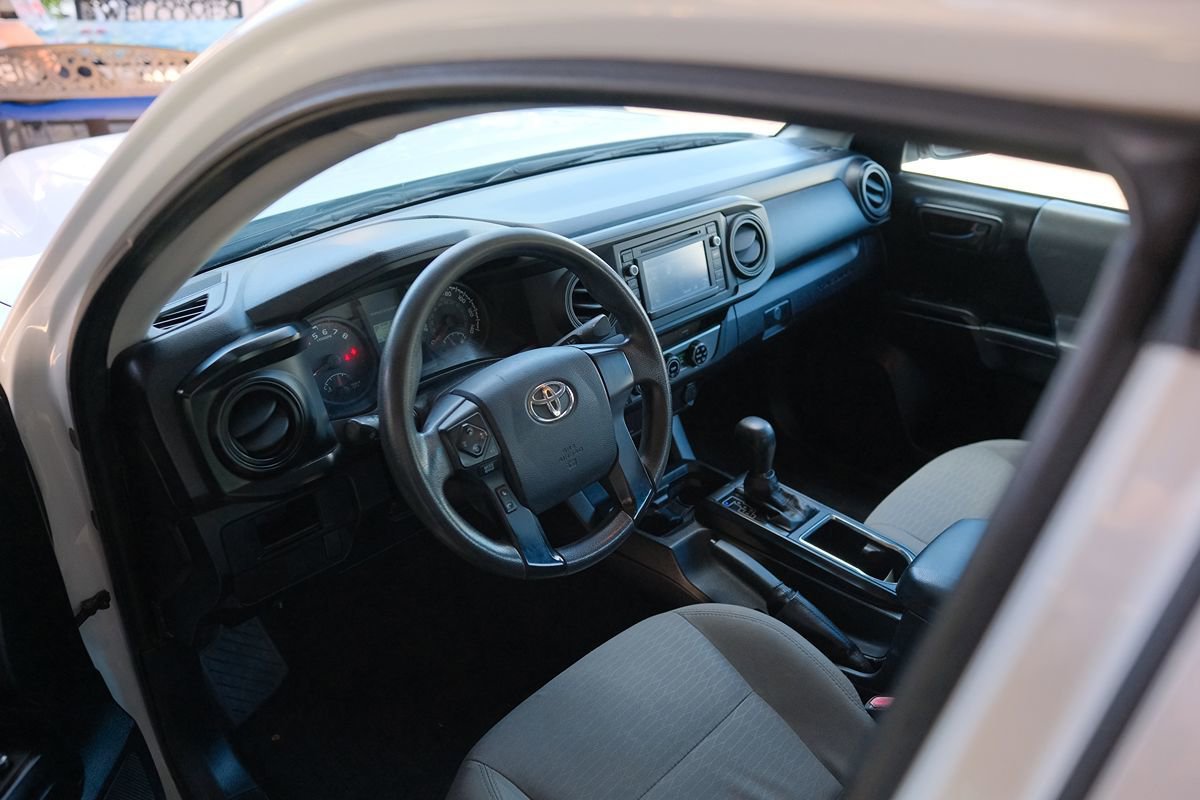 Used 2017 Toyota Tacoma SR RWD image 39