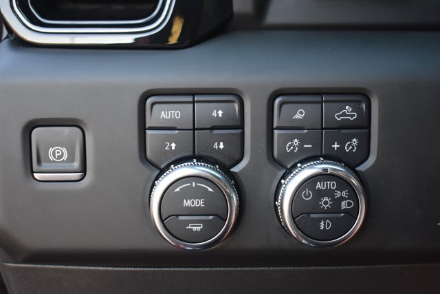 Used 2025 GMC Sierra 1500 AT4 w/ AT4 Premium Package AWD/4WD image 31