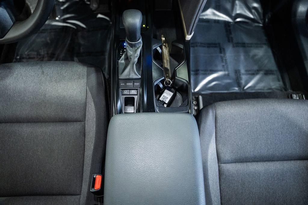 Used 2025 Toyota Camry LE image 24