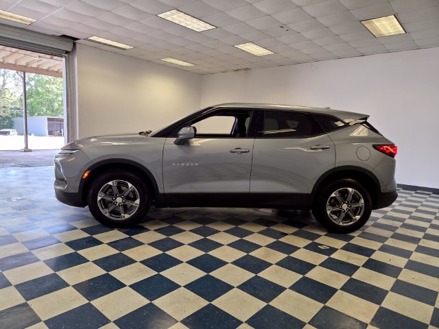 Used 2025 Chevrolet Blazer LT AWD/4WD image 4