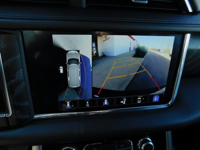 Used 2023 GMC Yukon XL Denali image 32