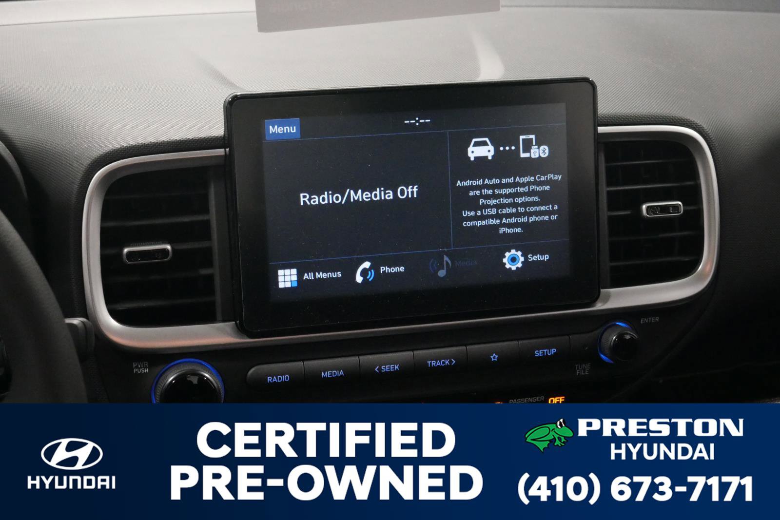 Used 2020 Hyundai Venue SEL image 21