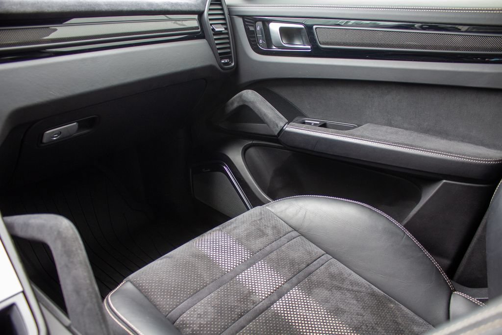 Used 2023 Porsche Cayenne Turbo GT AWD/4WD image 20