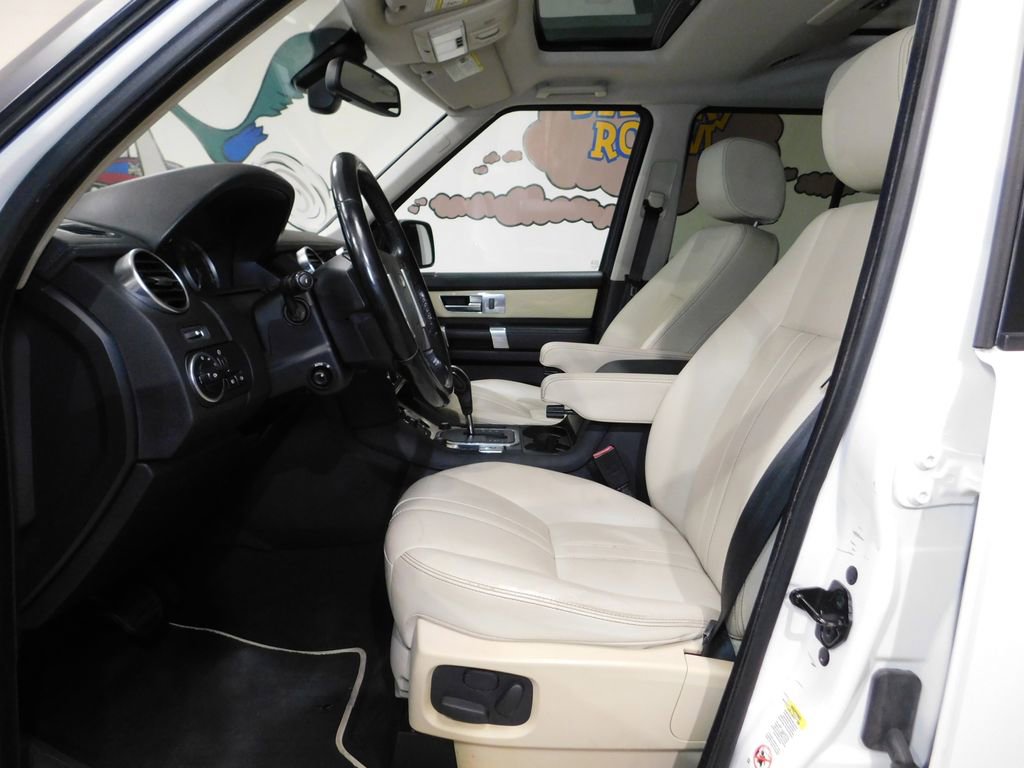 Used 2011 Land Rover LR4 HSE LUX AWD/4WD image 26