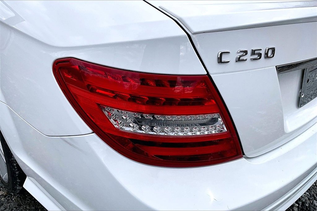 Used 2015 Mercedes-Benz C 250 Coupe image 26