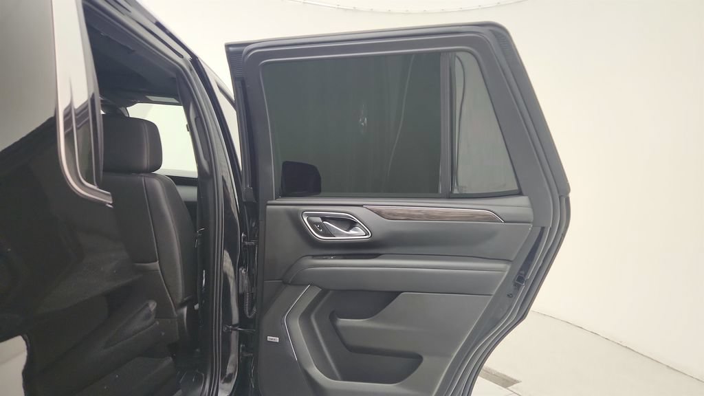 Used 2021 Chevrolet Tahoe LT w/ LT Signature Package RWD image 21