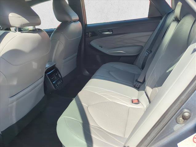 Certified 2019 Toyota Avalon Limited w/ All Weather Liner Package FWD image 10