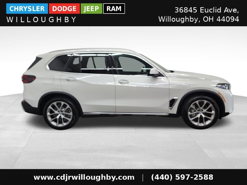 Used 2026 BMW X5 xDrive50e w/ Climate Comfort Package AWD/4WD image 4