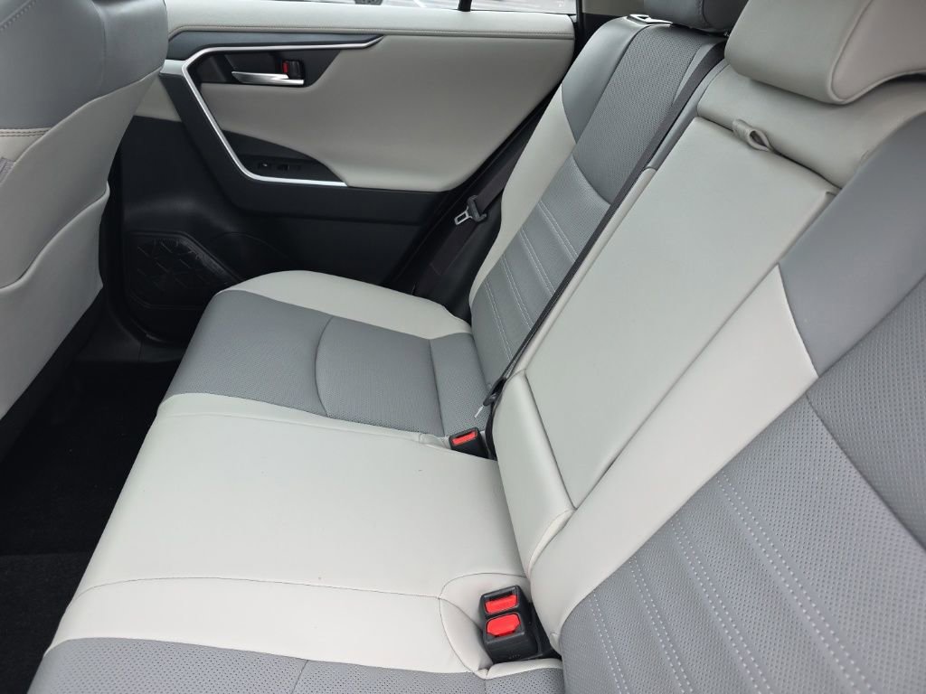 Used 2025 Toyota RAV4 Limited image 16