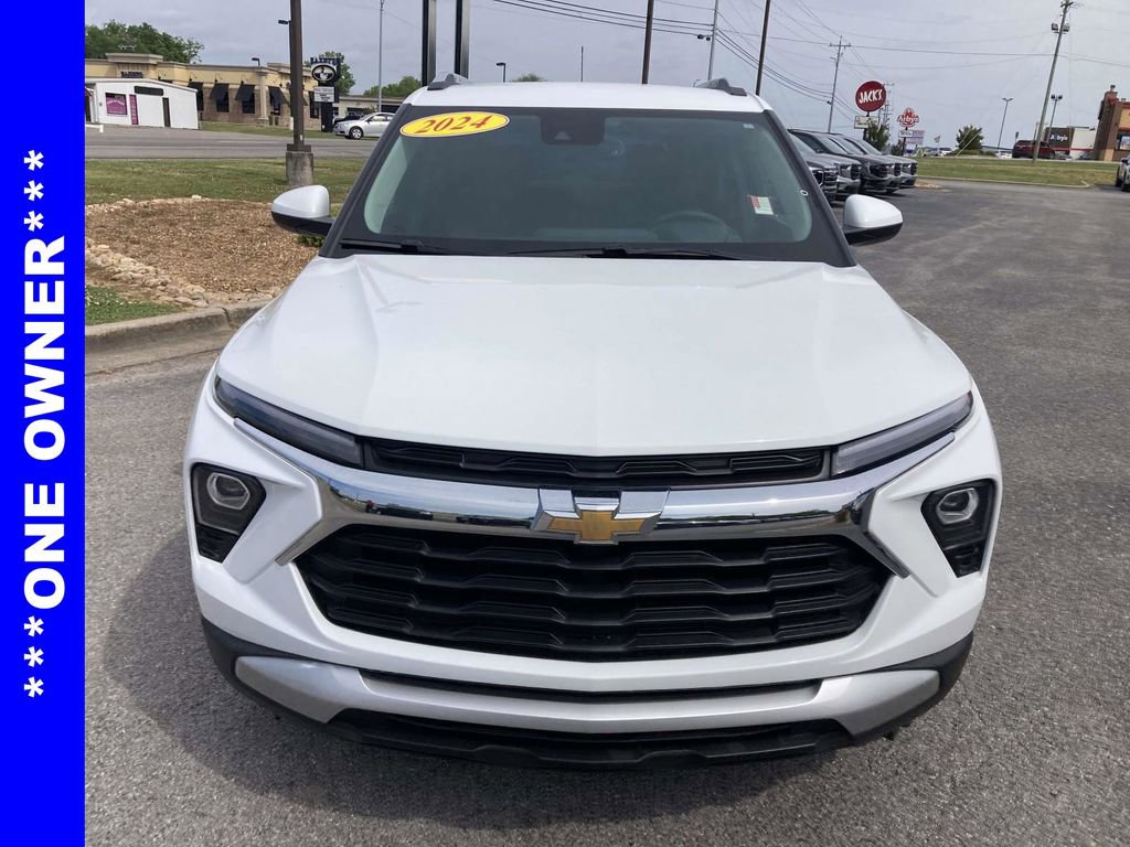 Used 2024 Chevrolet TrailBlazer LT w/ Convenience Package AWD/4WD image 9