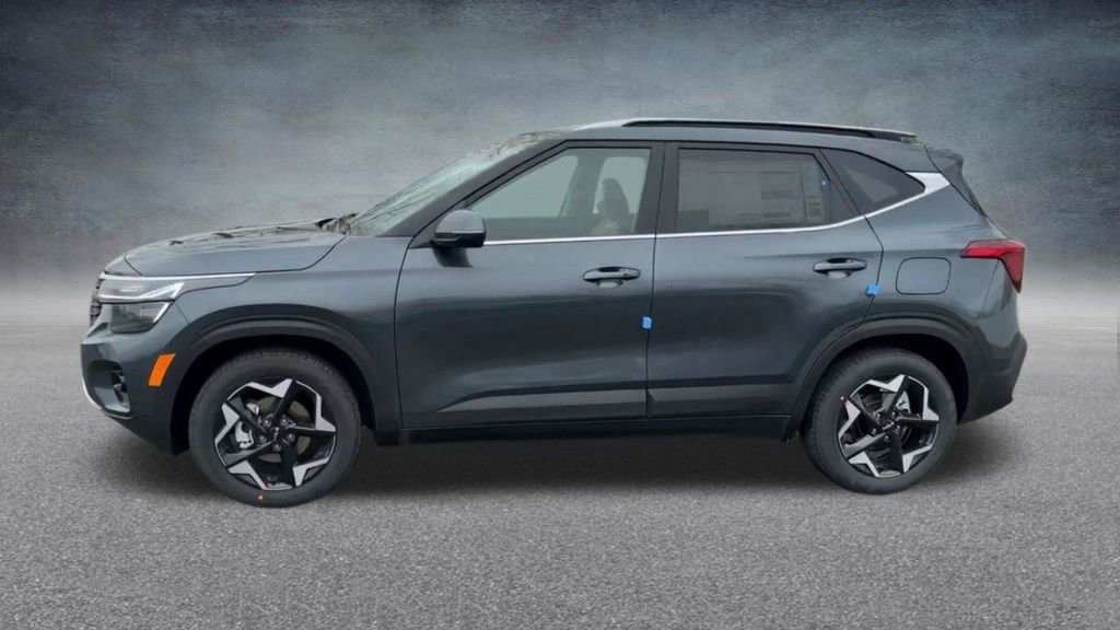 Used 2024 Kia Seltos EX image 11