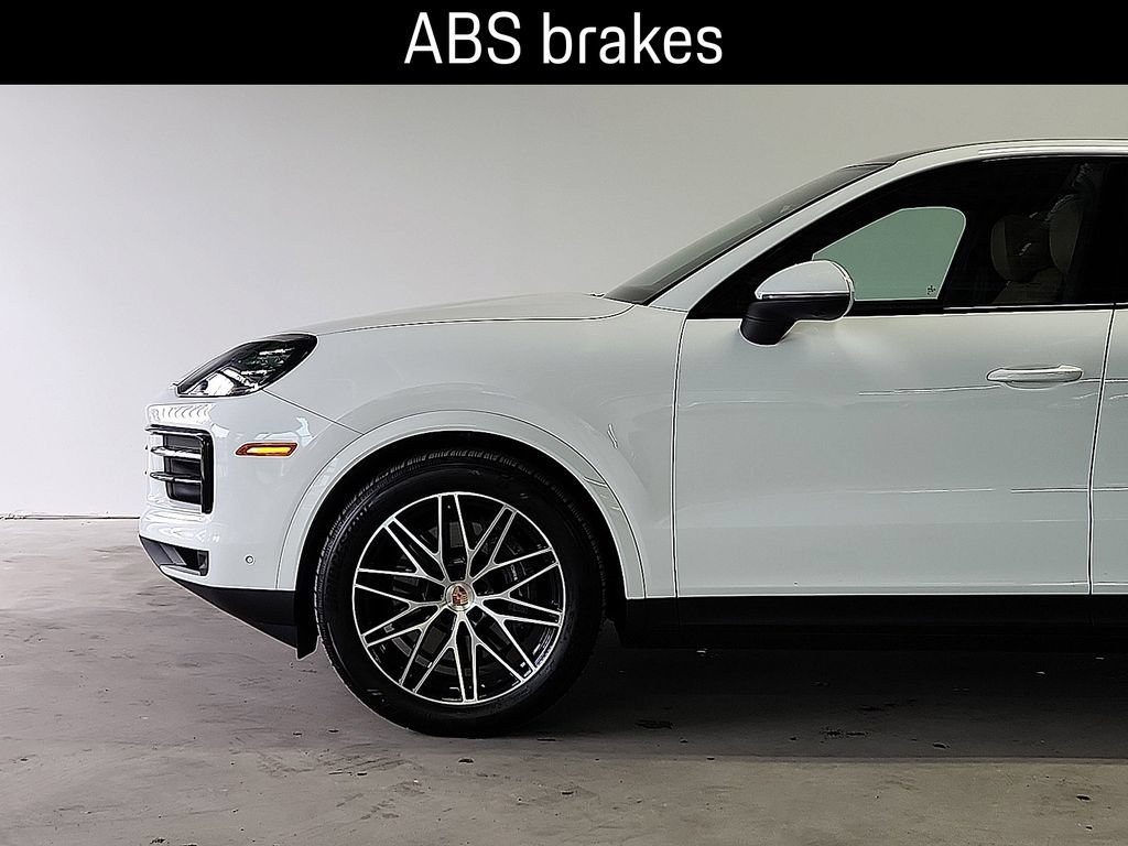 Certified 2026 Porsche Cayenne Coupe AWD/4WD image 6