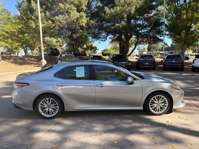 Used 2020 Toyota Camry XLE w/ Sunroof Package FWD image 8