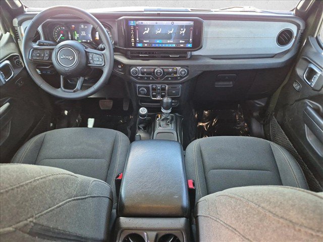 Used 2024 Jeep Wrangler Unlimited w/ LED Headlamp & Fog Lamp Group AWD/4WD image 17