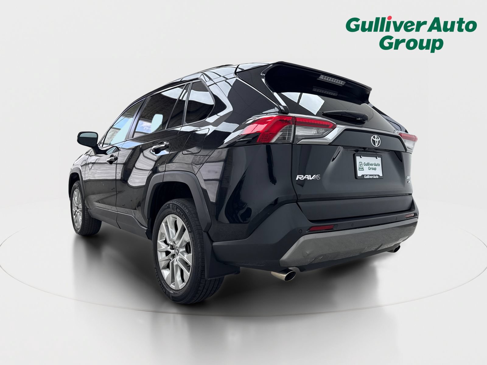 Used 2019 Toyota RAV4 Limited w/ Advanced Technology Package AWD/4WD image 5