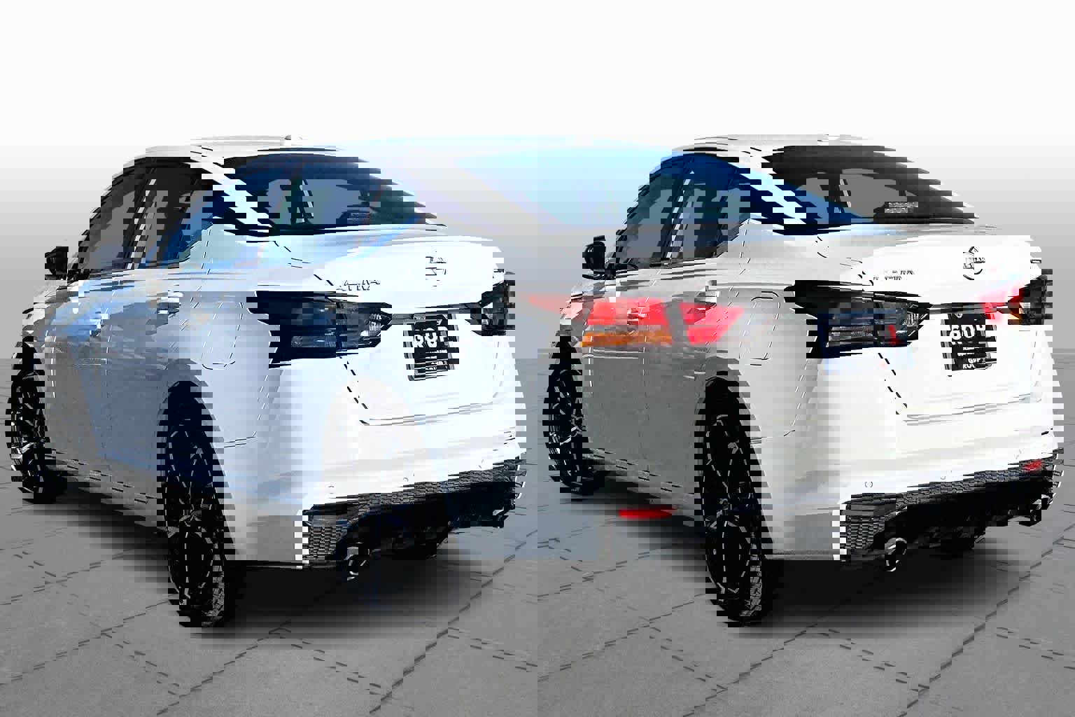 Used 2024 Nissan Altima 2.5 SR image 12