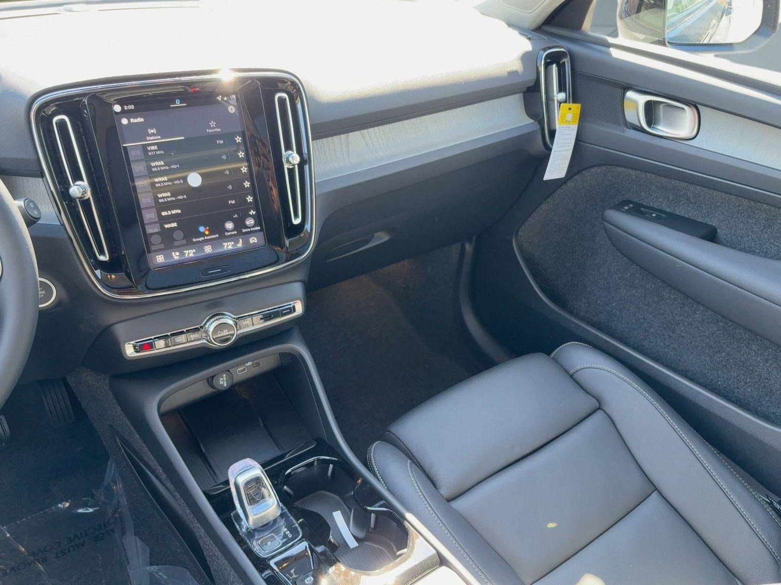 New 2026 Volvo XC40 B5 Plus w/ Climate Package AWD/4WD image 28