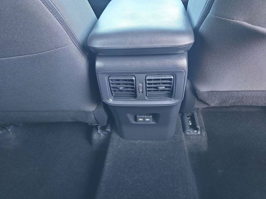 Used 2024 Toyota RAV4 XLE AWD/4WD image 22