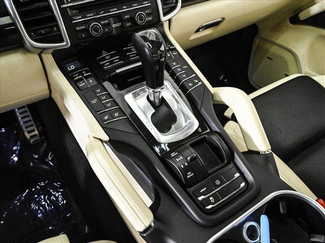 Used 2016 Porsche Cayenne S image 12