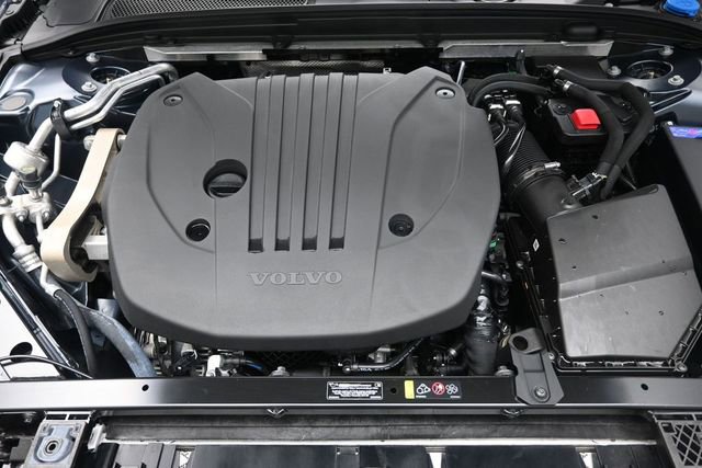 Certified 2025 Volvo S60 B5 Core AWD/4WD image 29