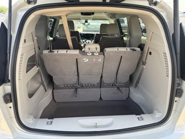 Used 2017 Chrysler Pacifica Touring-L FWD image 20