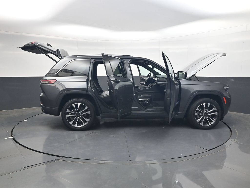 Used 2023 Jeep Grand Cherokee Overland w/ Advanced Protech Group III AWD/4WD image 45
