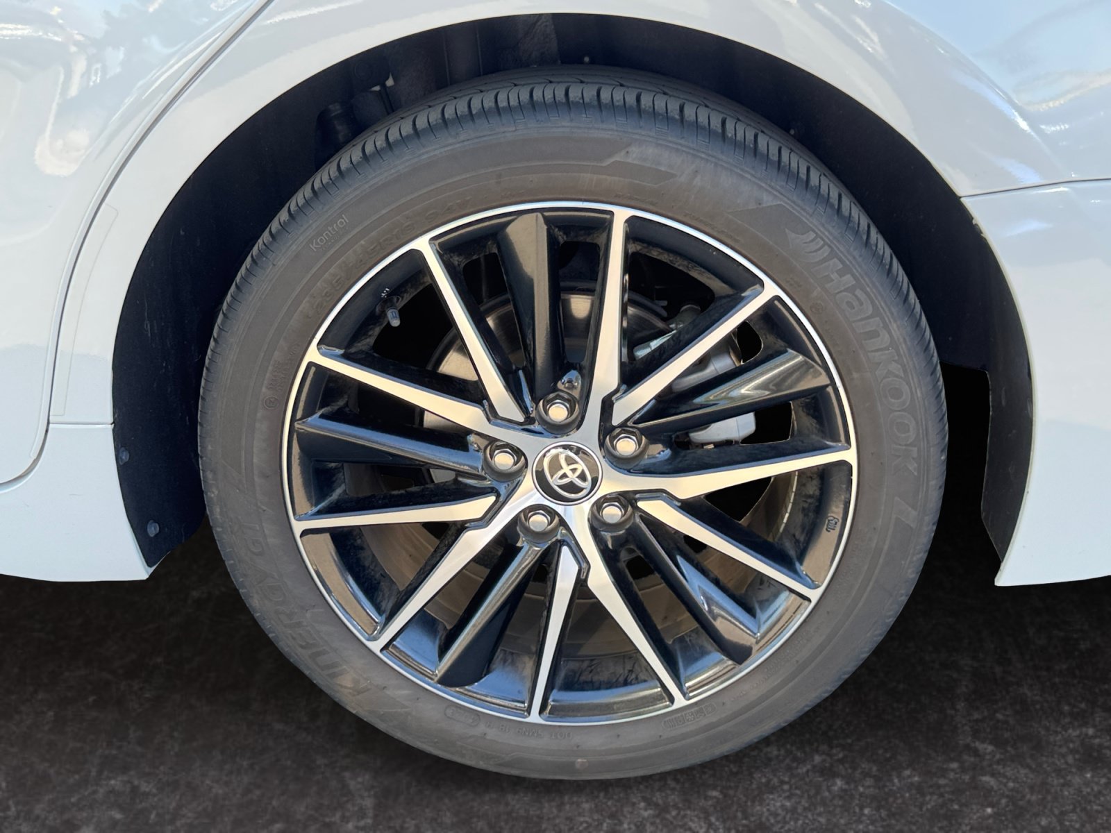 Used 2024 Toyota Camry SE w/ Blackout Package (TMS) FWD image 14